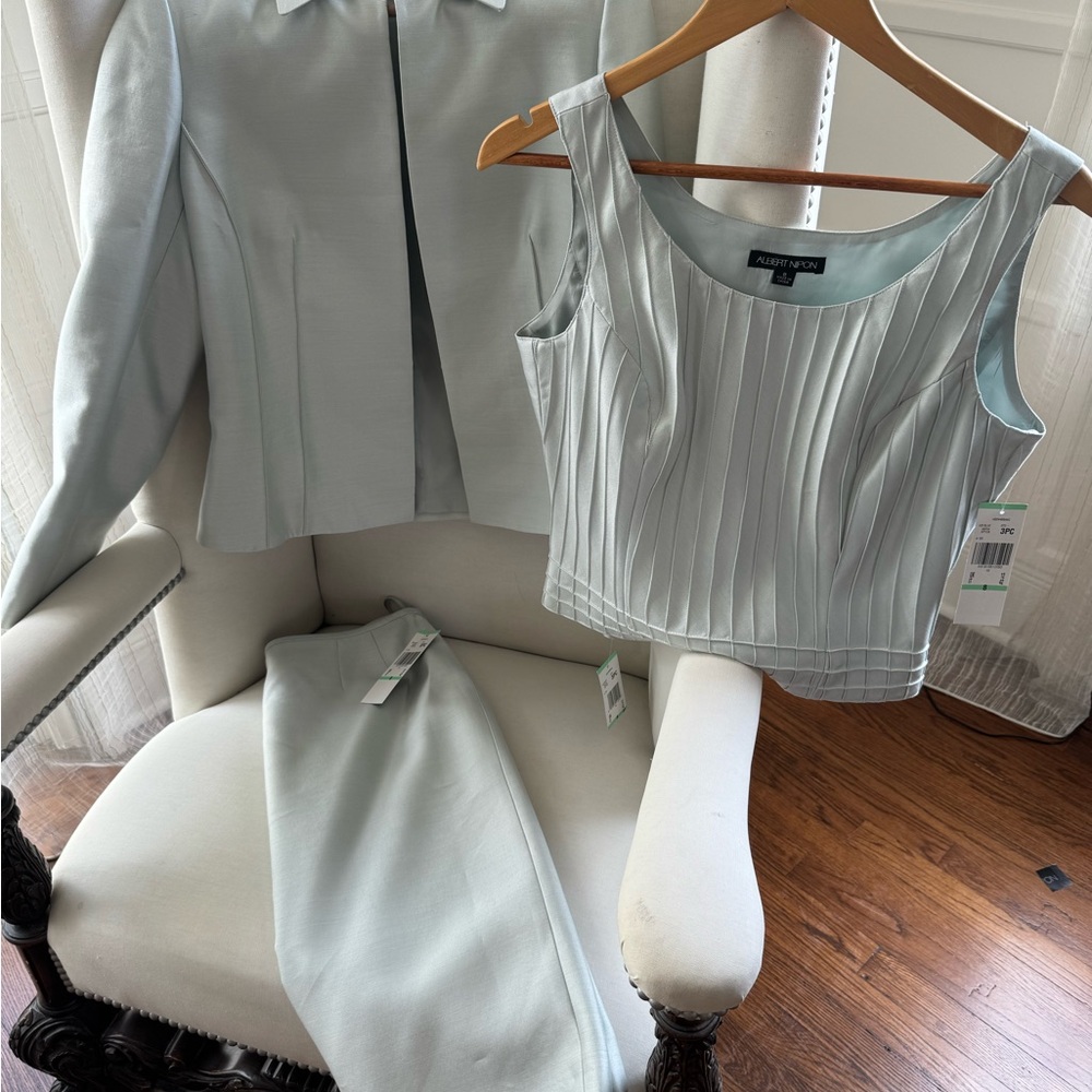 ALBERT NIPON women’s 3 piece suit in ice blue .NEW with Tags!